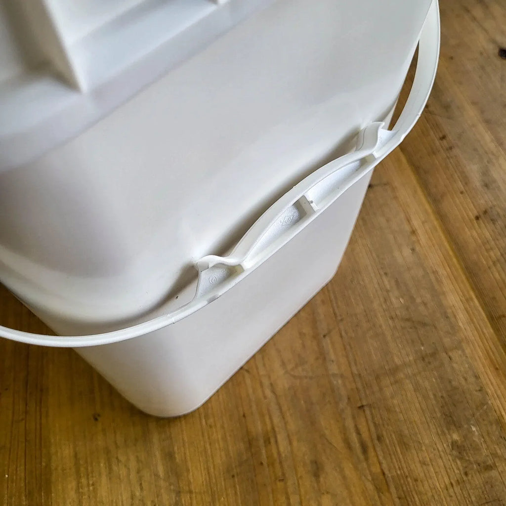 4 Gallon Square Bucket and Lid