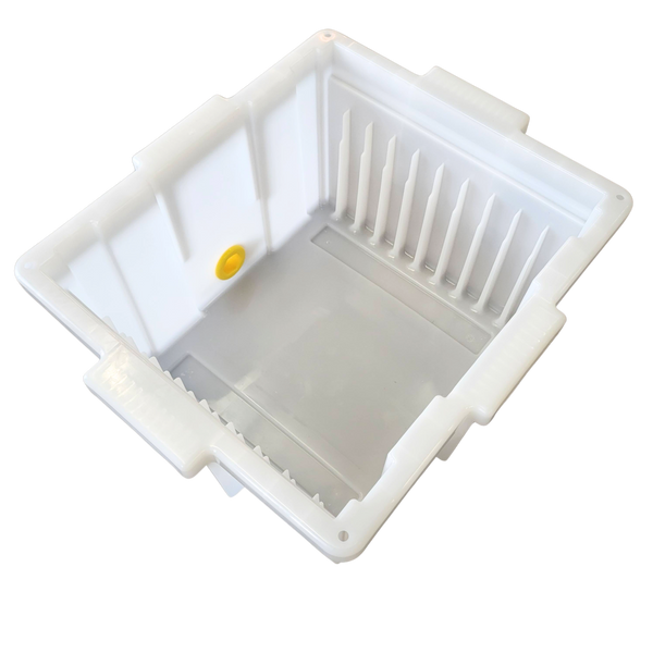 Hive Butler Swarm and Uncapping Tank