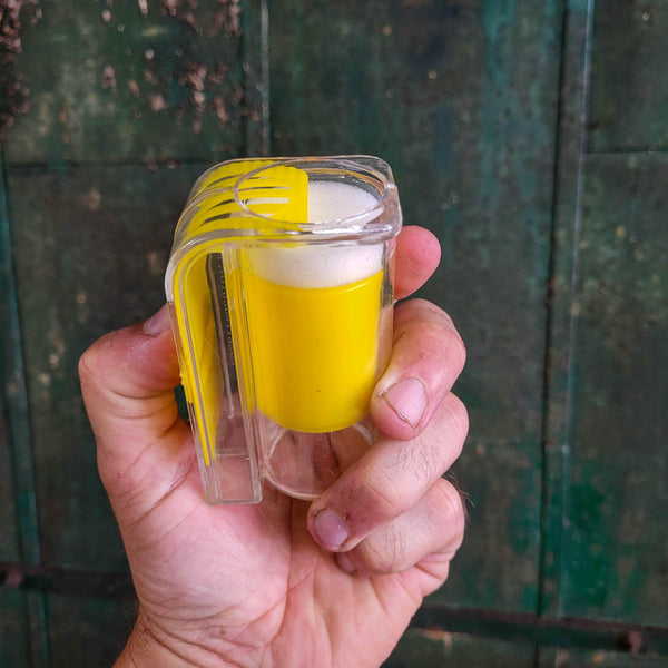 One Handed Queen Catcher