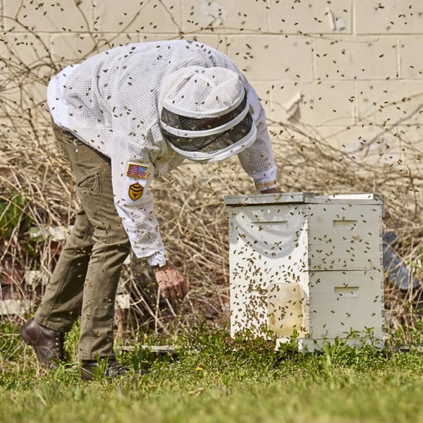 Sting Stopper Professional Ventilated Beekeeping Jacket - Beekeeper White